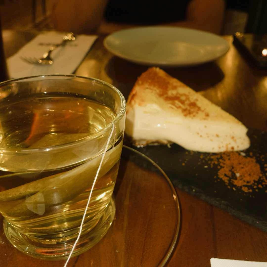Cheesecake + Tea