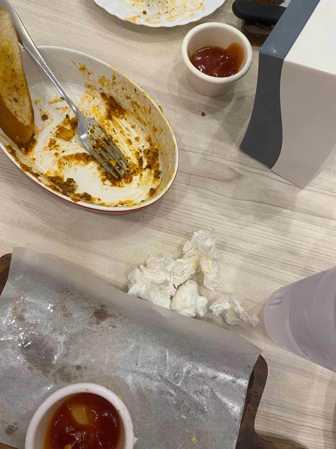 sorry ubos na yung cheeseburger at bolognese kasi gutom ako