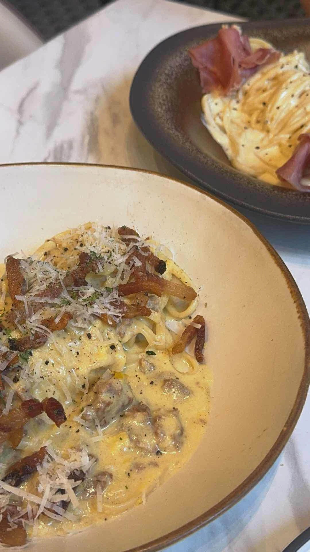 Linguine Alla Carbonara Di Salsiccia