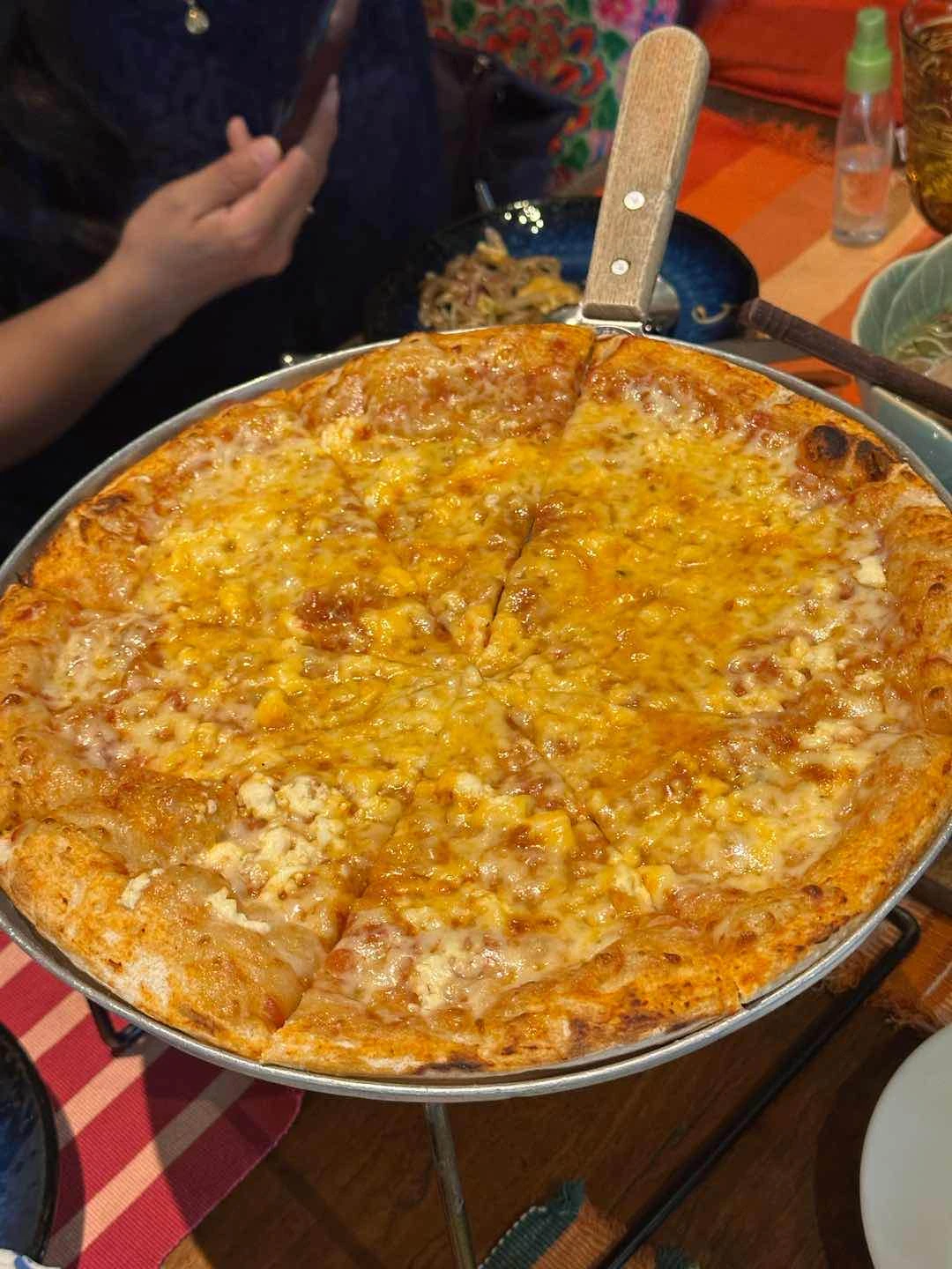 Cheesy Pizza