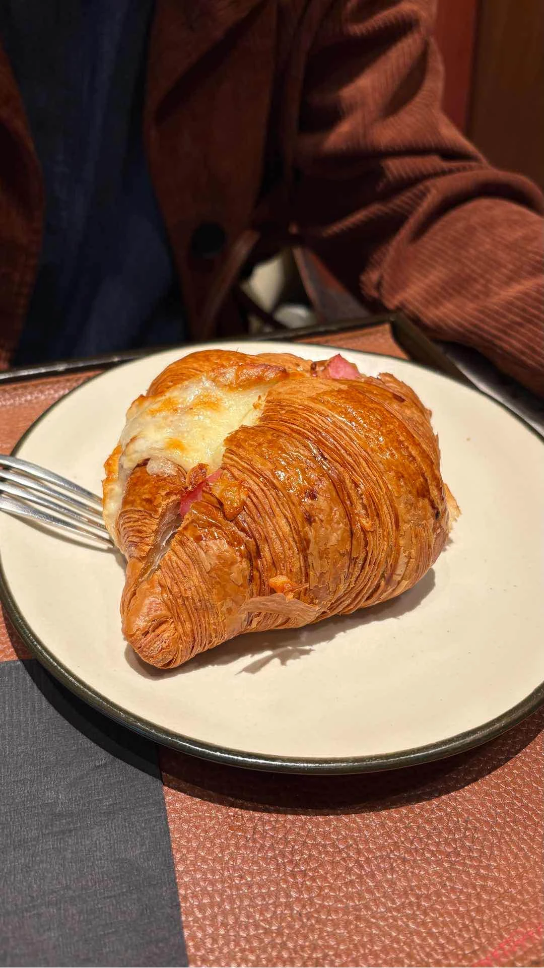 Ham and cheese croissant 10/10