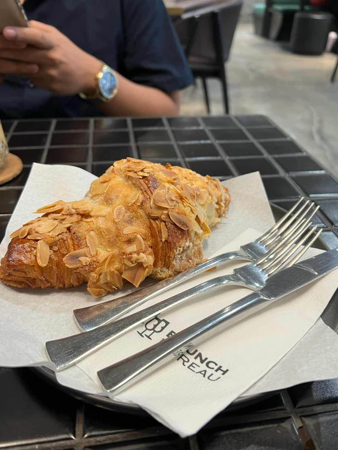 Some type of croissant i forgot
