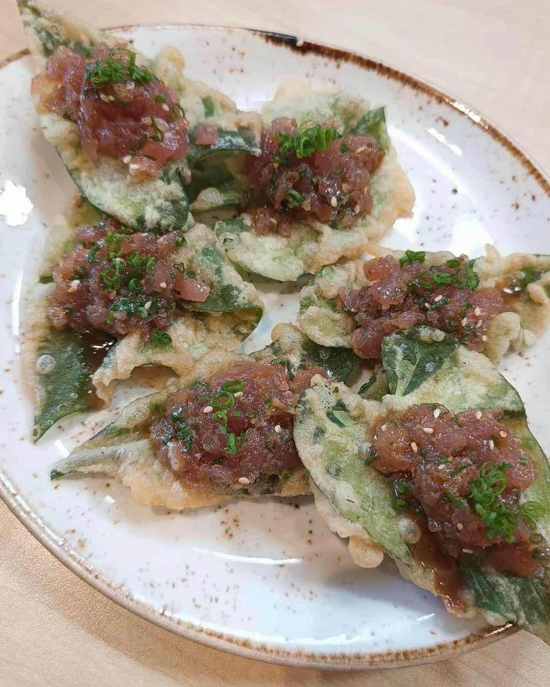 Tuna Tartare on kangkong crisps 