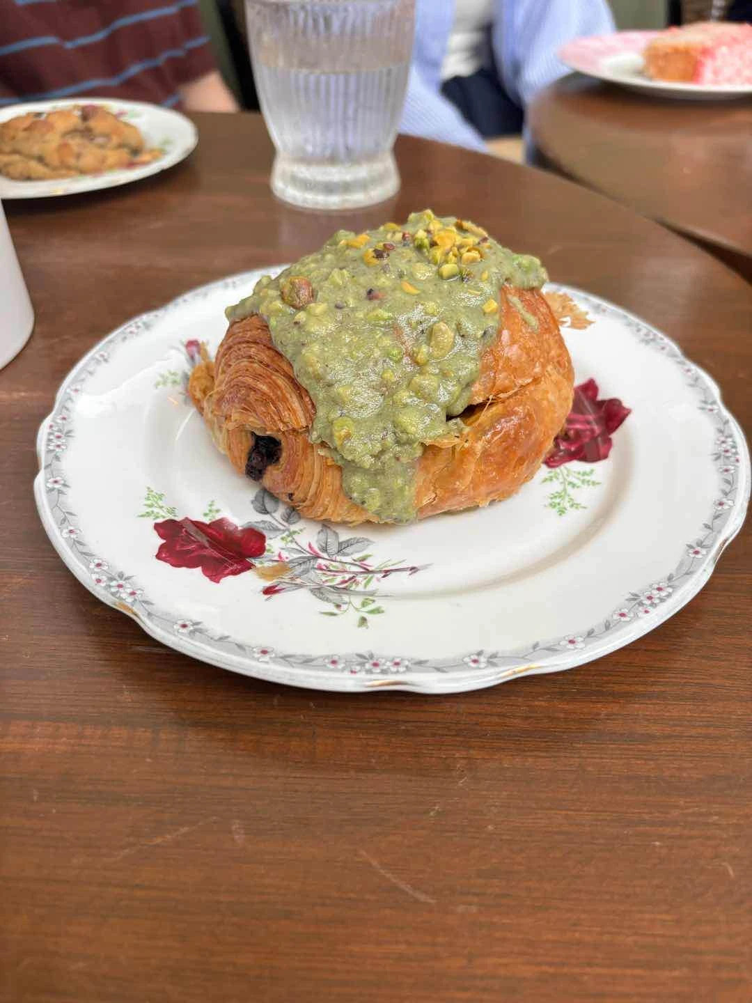 pistachio croissant