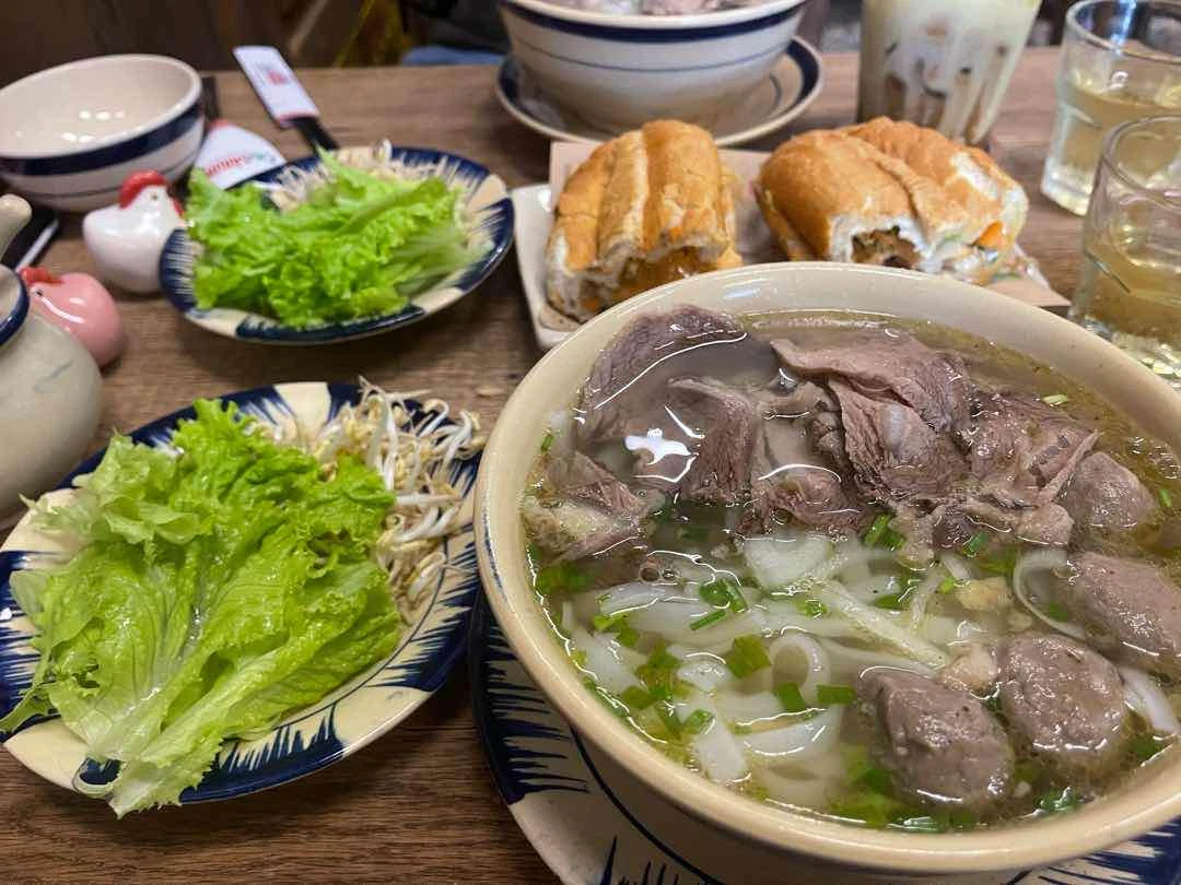 Saraaap and sulit of Old Saigon