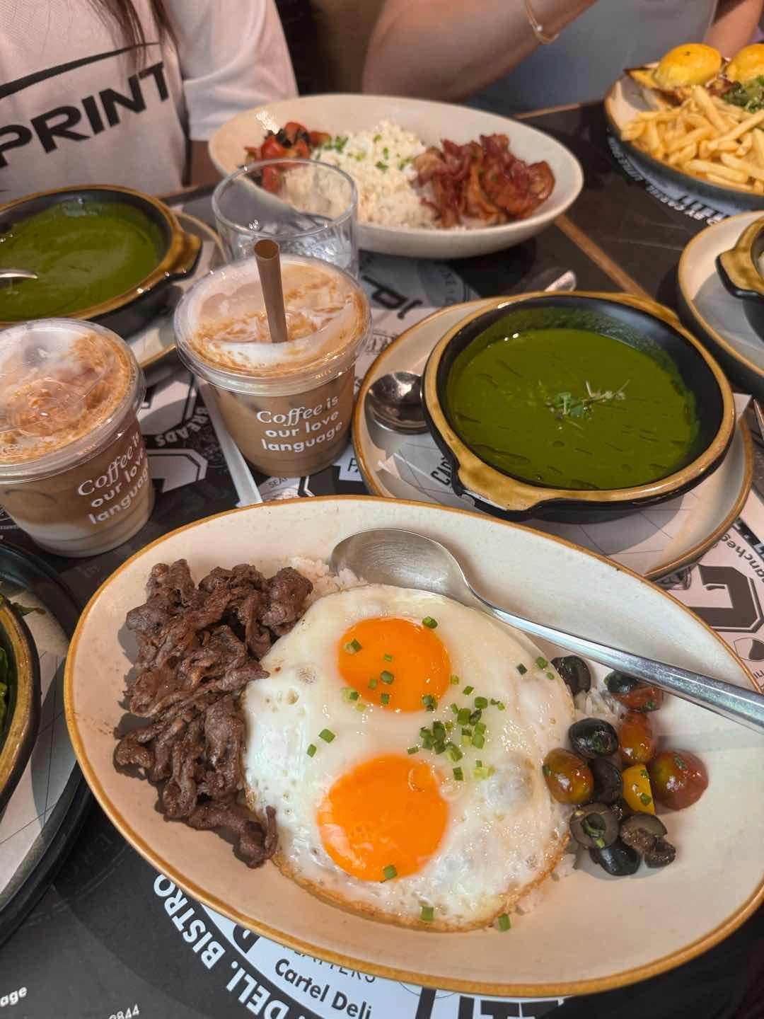 Breakfast Set (Tapa, Soup, Salad, Fruits)