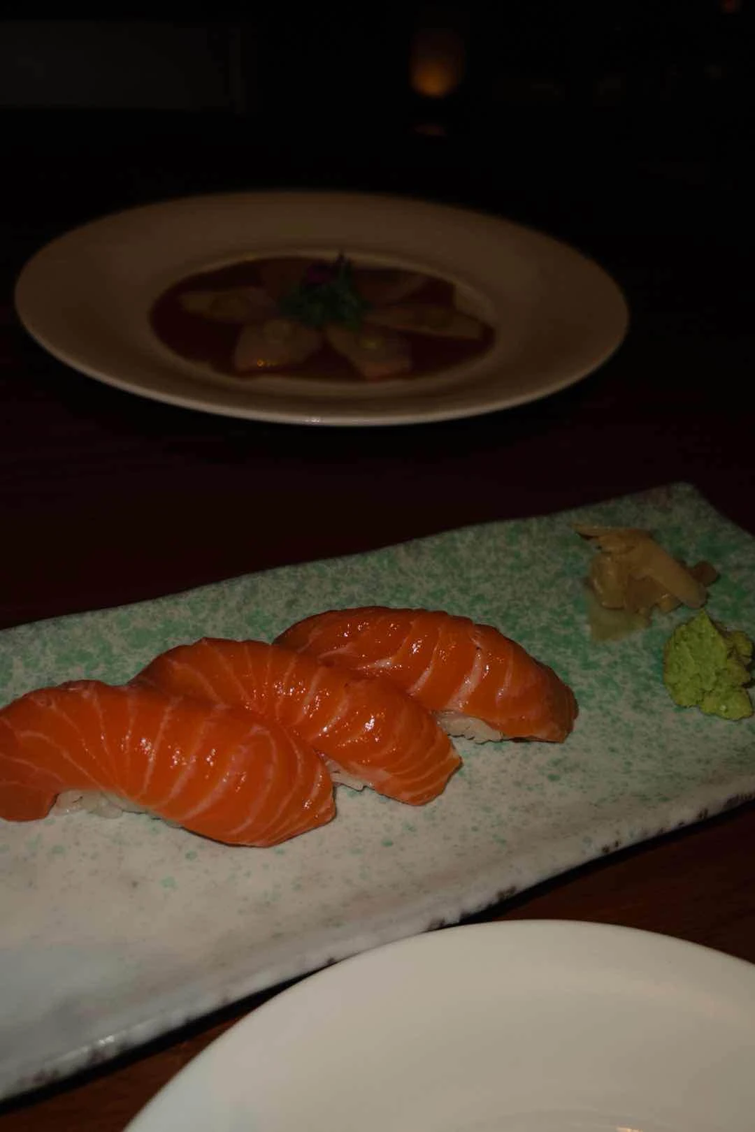 salmon nigiri