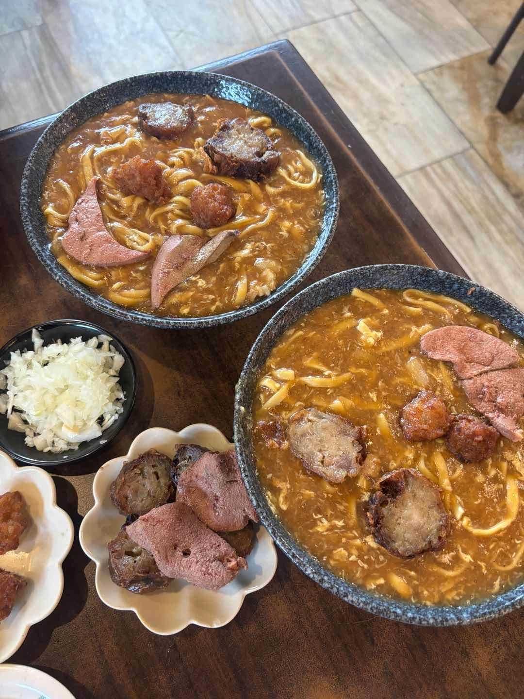 classic lomi, with extra kikiam! 