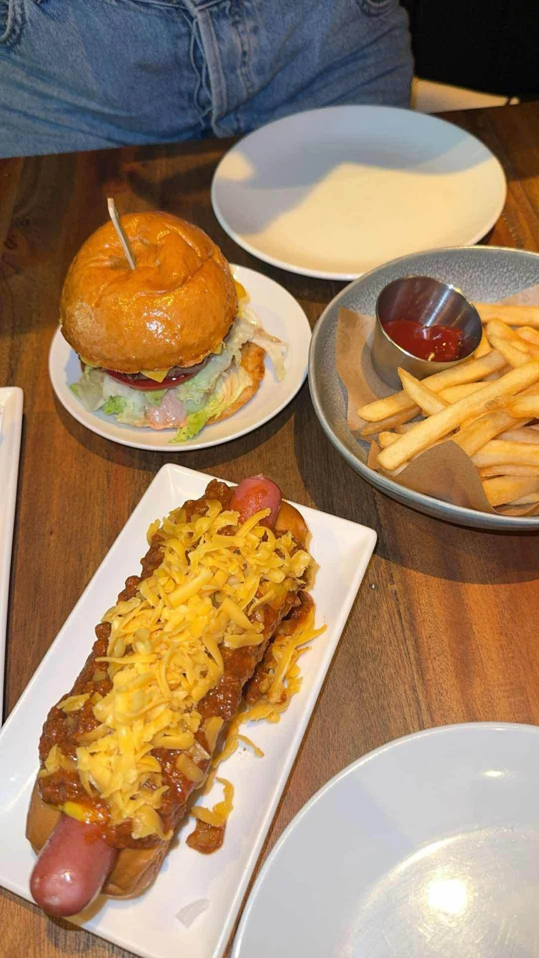 solid hotdogs! 🌭