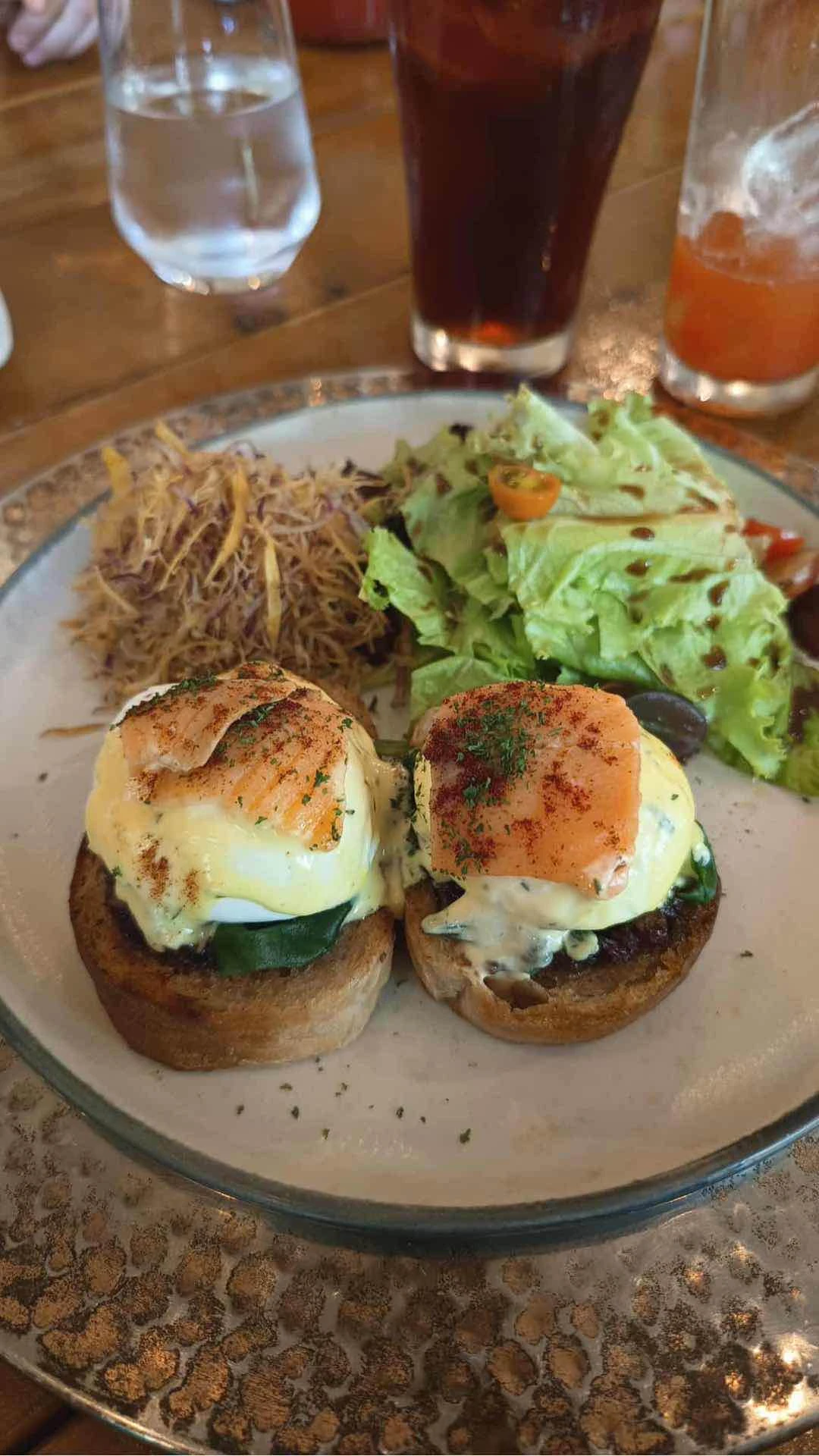 Salmon Eggs Benedict