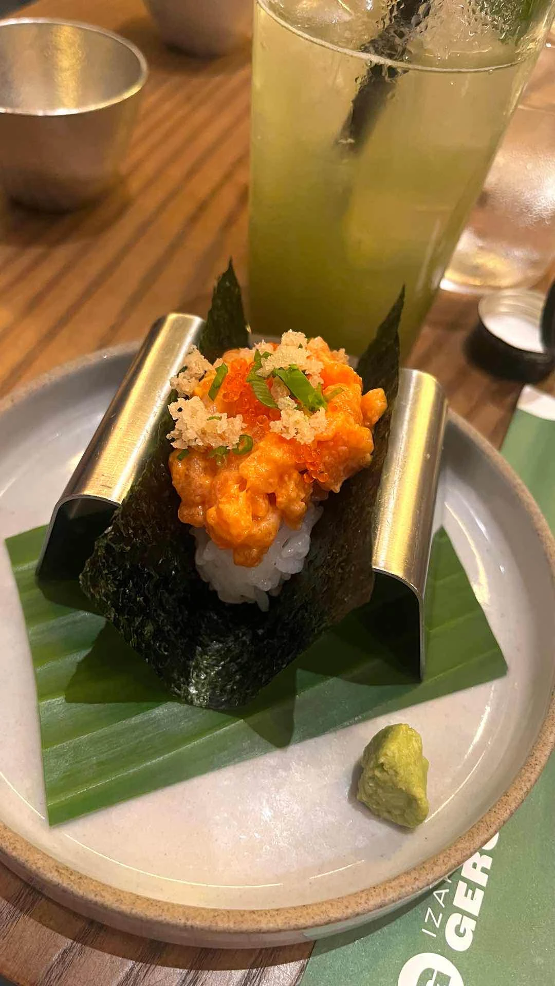 salmon temaki