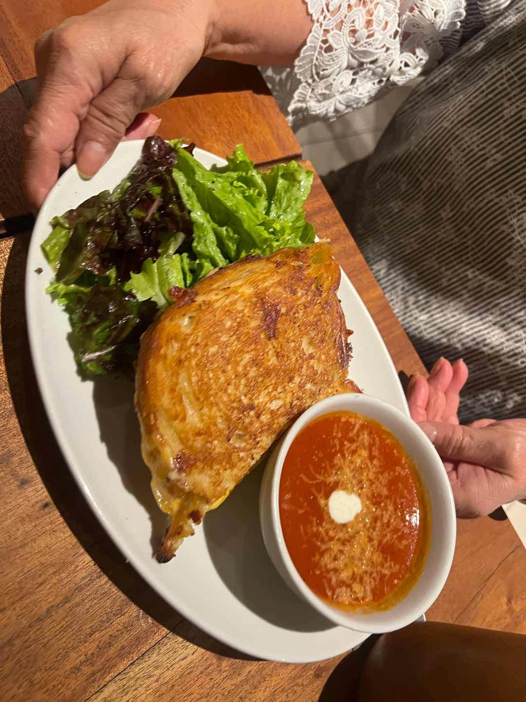 Grilled cheese, tomato soup, side salad