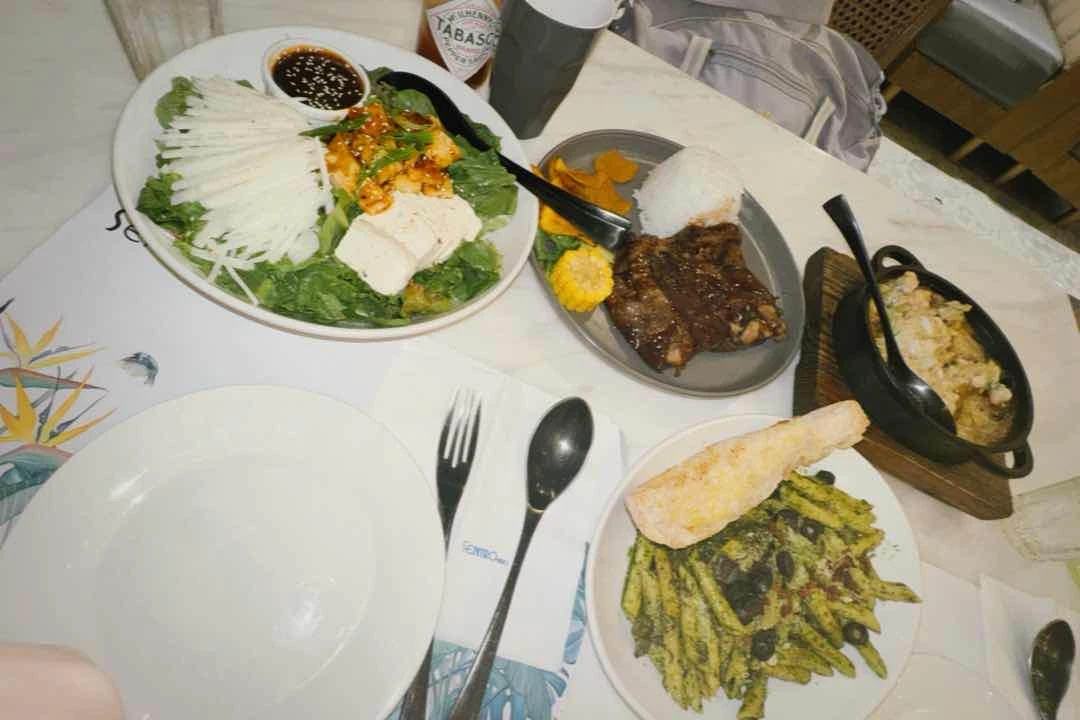 Fish cake and tofu salad, bric-a-brac baby back, oyster sisig, pasta with olives in pesto