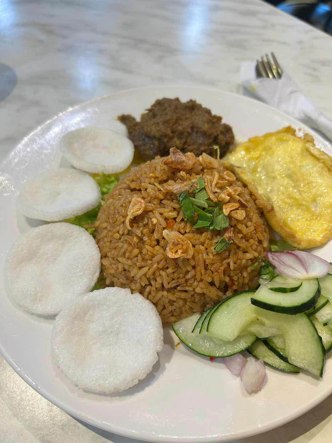 Nasi goreng beef rendang 