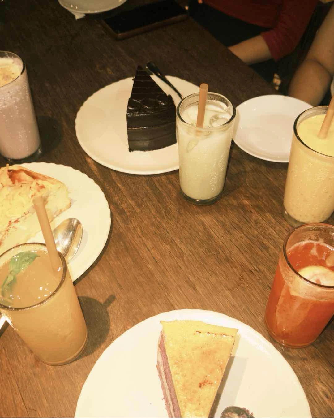 ube brulee cake, green tea mojito, chocolate cake (idk the rest)