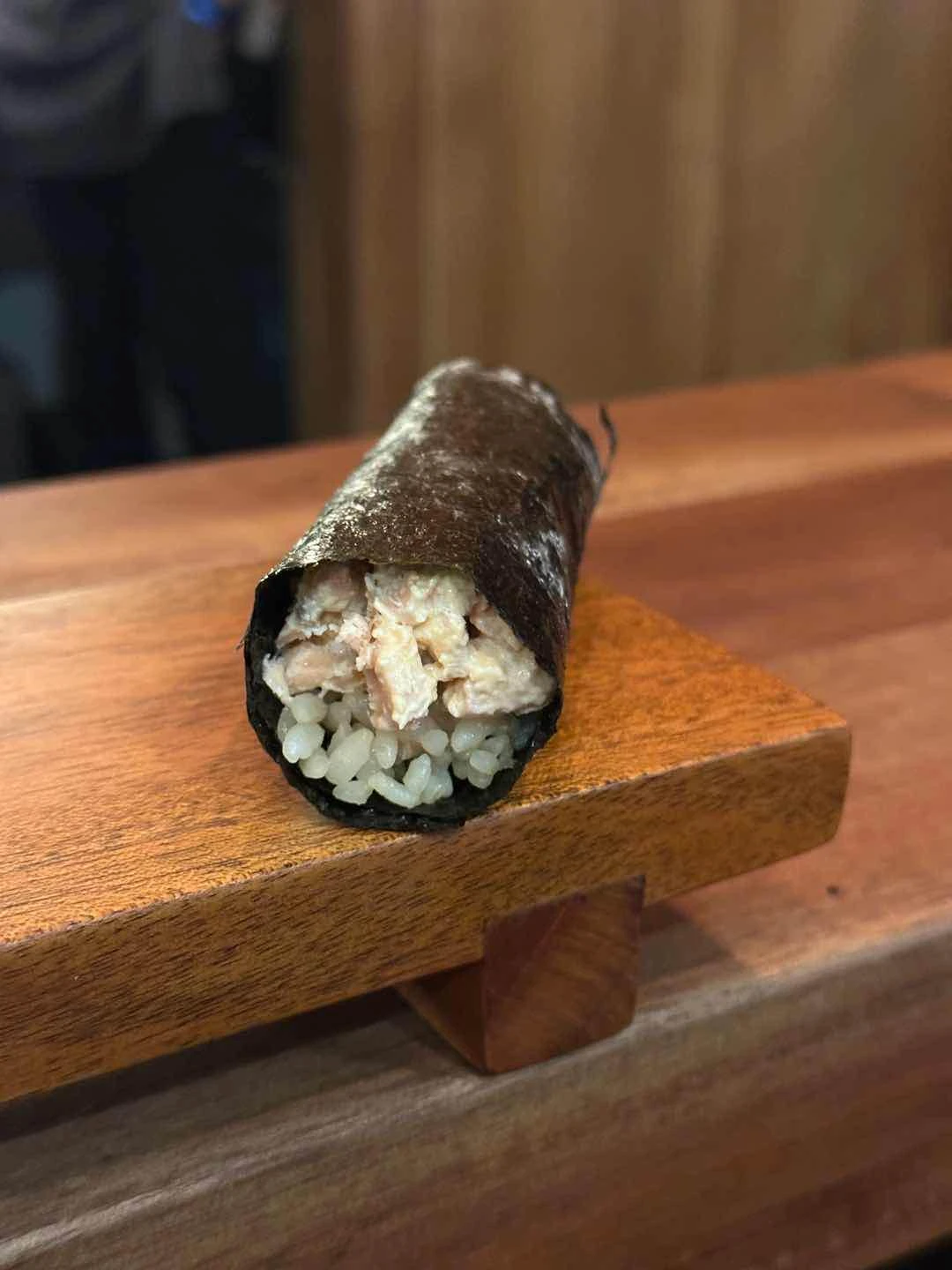 spicy salmon handroll