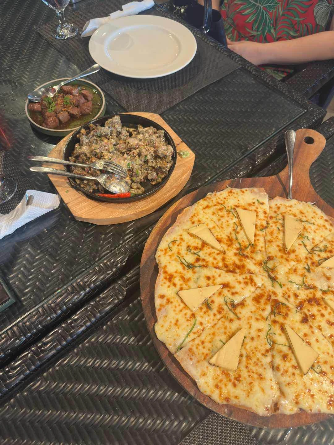 Salpicao, Oyster Sisig, Four Cheese Pizza