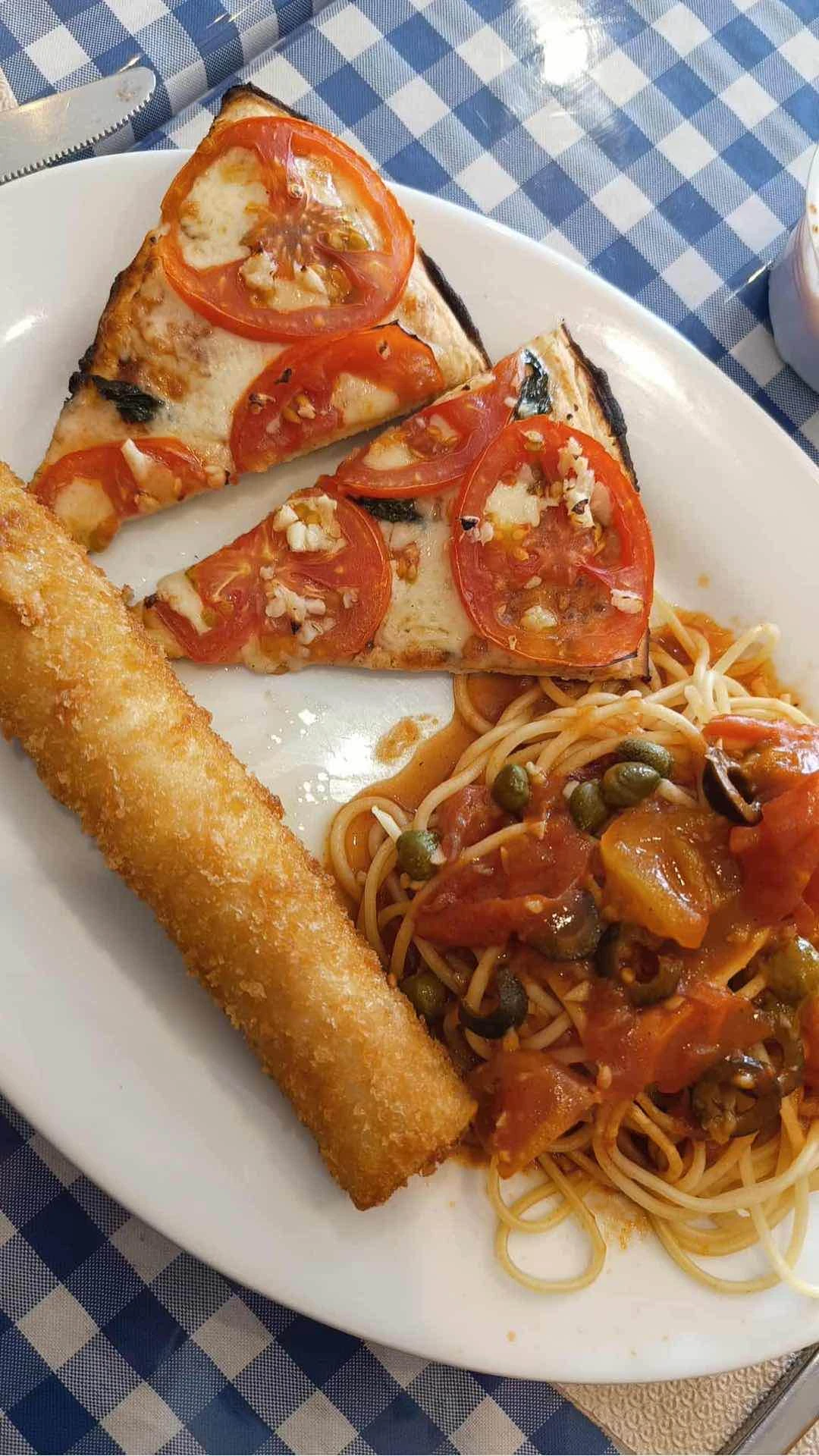 Choose your plate: Arrabiata, Mozzarella Stick, Margherita Pizza