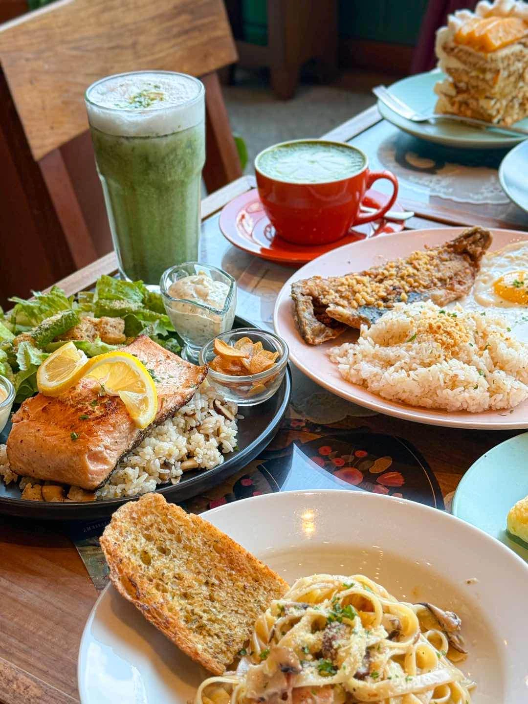 Classic Carbonara & Salmon with truffle rice