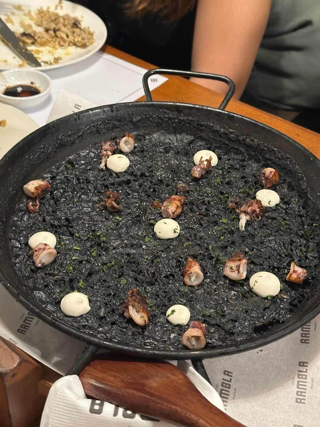 paella negra 