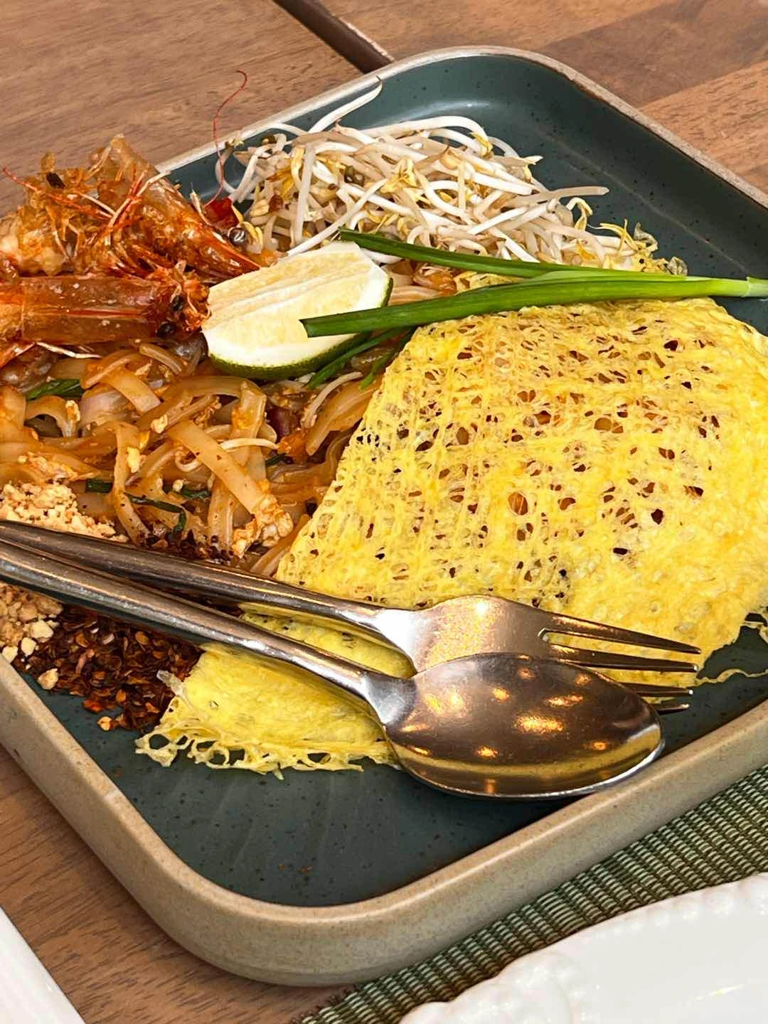 shrimp pad thai