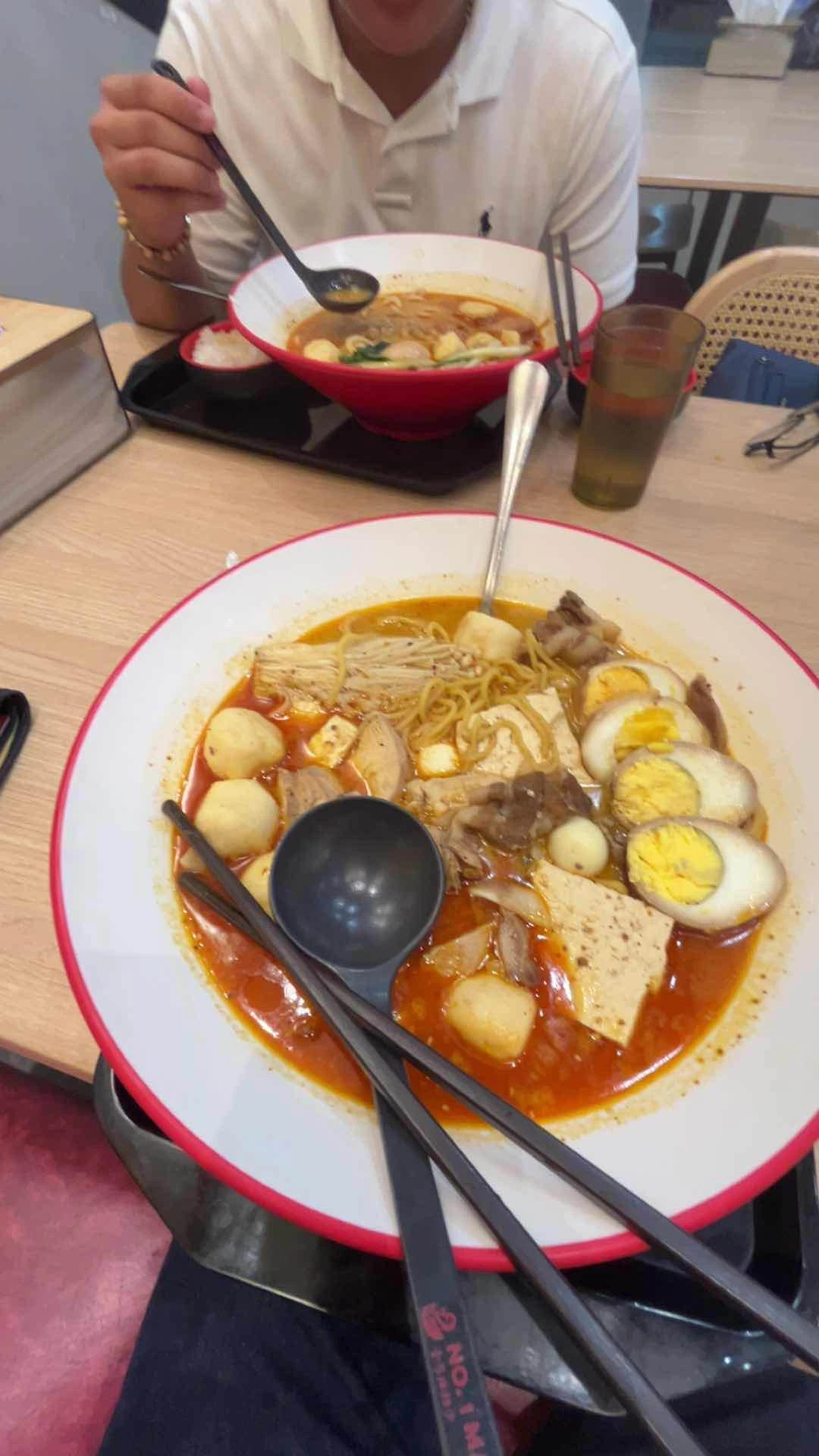 Customized soup and toppings