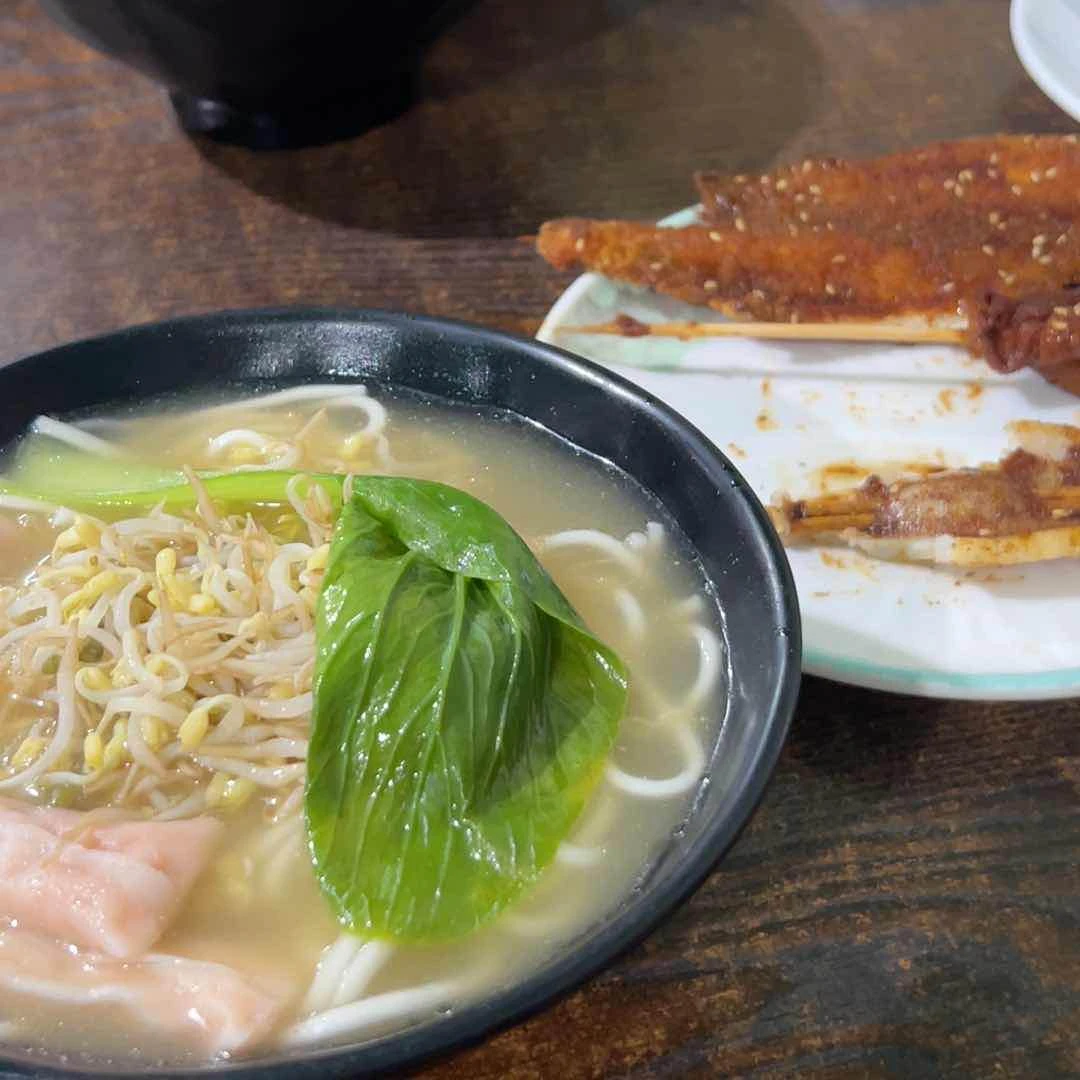 Small Dumpling Claypot Rice Noodle and Chicken Fillet