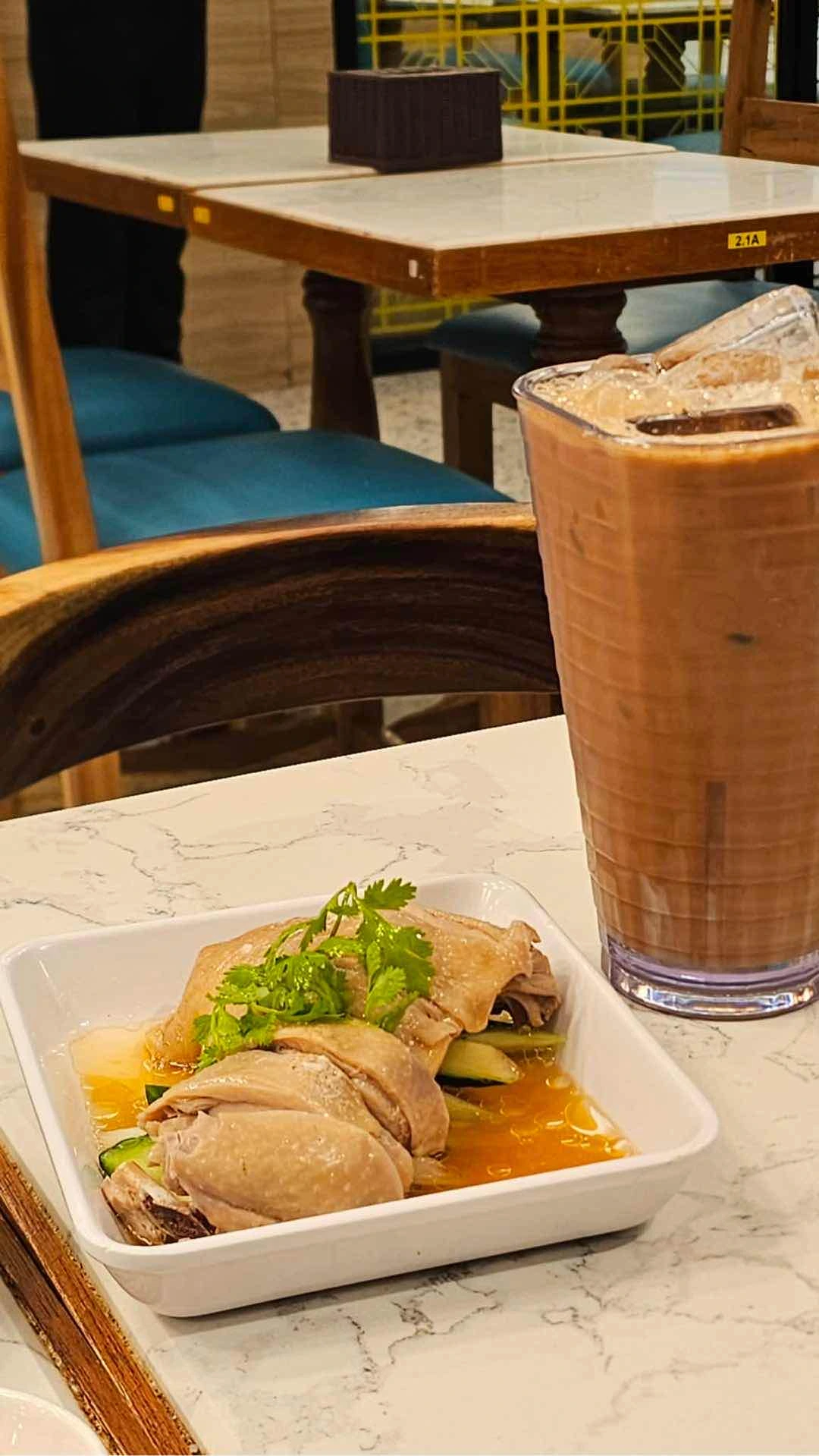 Hainanese chicken 