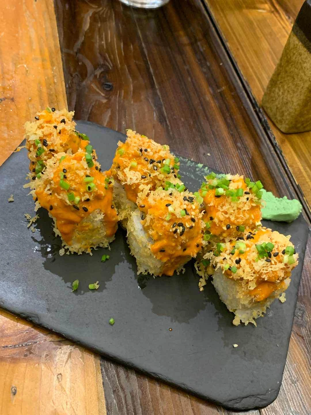 spicy tuna maki 10