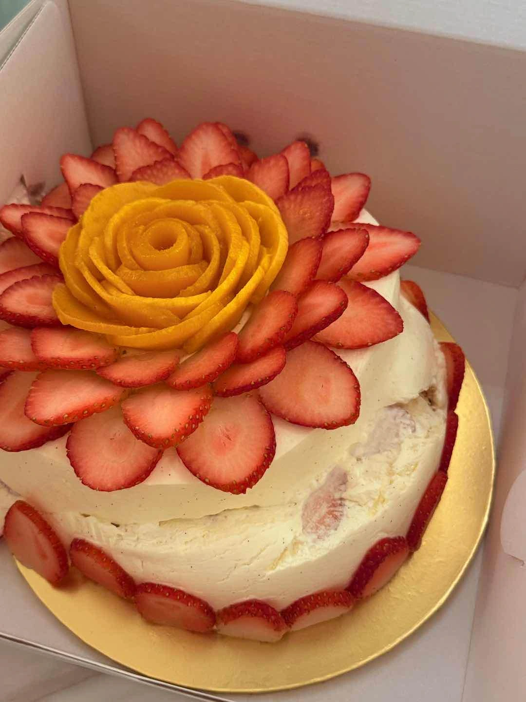 strawberry tres leches
