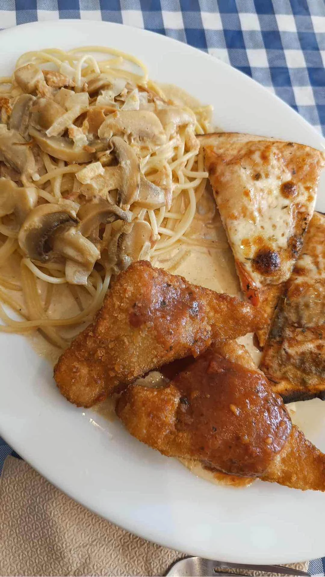 Choose your plate: Tuna & Mushroom Pasta, Toasted Ravioli, Bianca Pizza