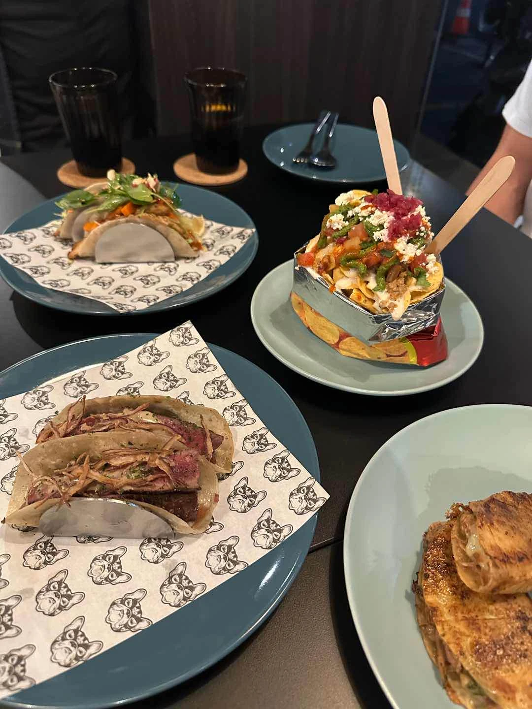 le bon junk, Lamb birria taco, Steak Au Poivre taco, Fish taco