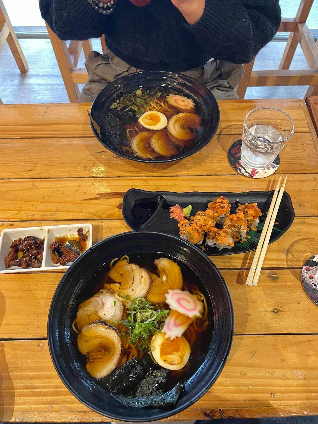 Chasyumen & Spicy Salmon Roll