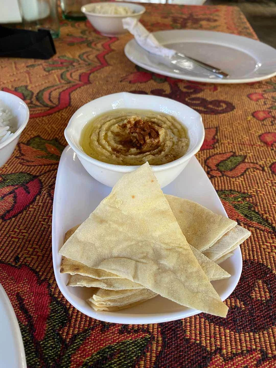 hummus with pita