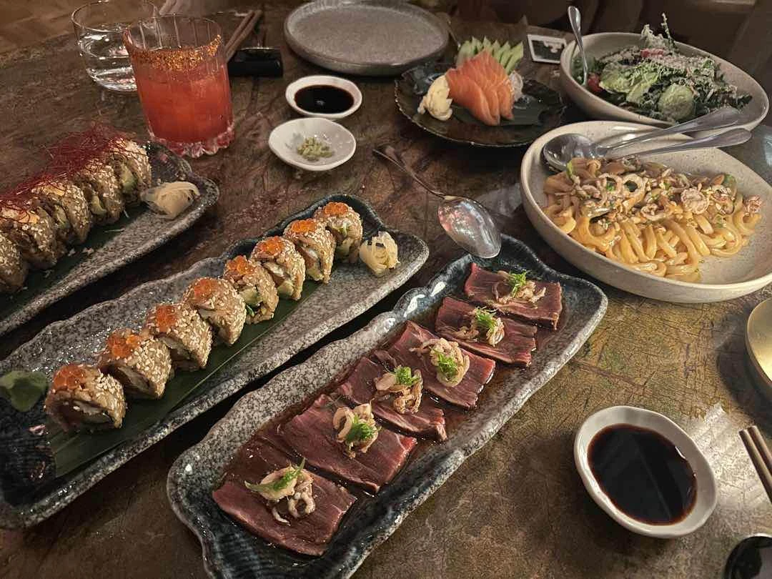 Tataki de Carne de Sol, Salmon Roll