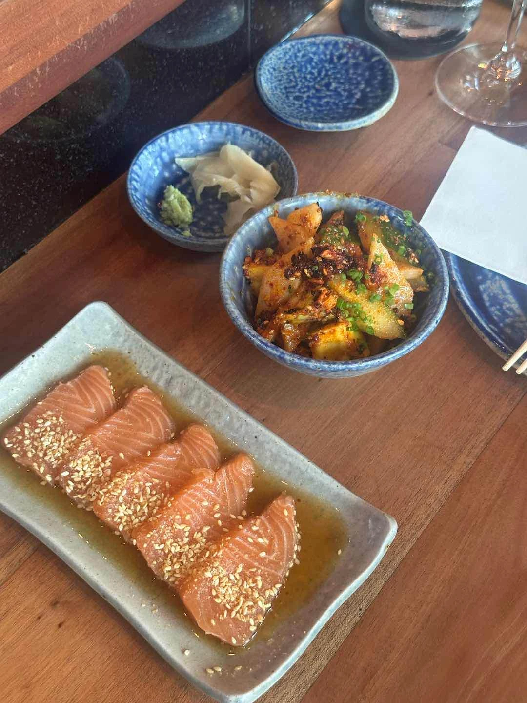 Salmon sashimi and avocado salad