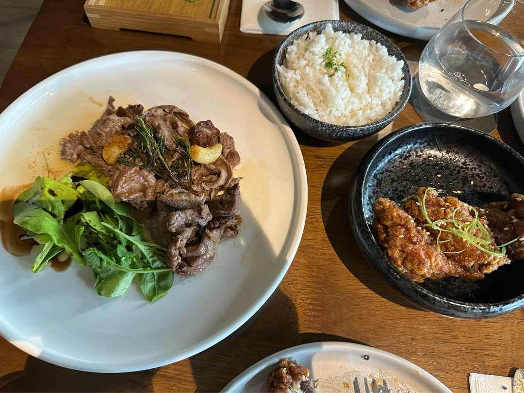 Wagyu beef bowl & Tebasaki wings