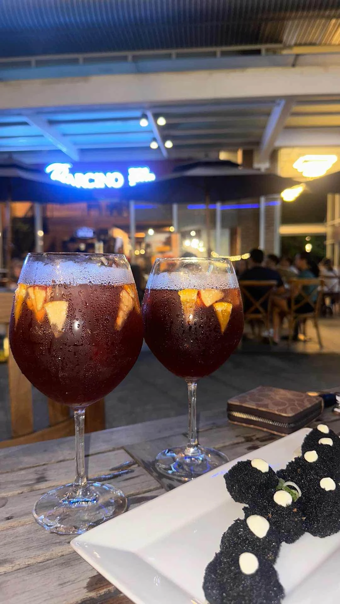 Red Sangria & Croquetas Negras