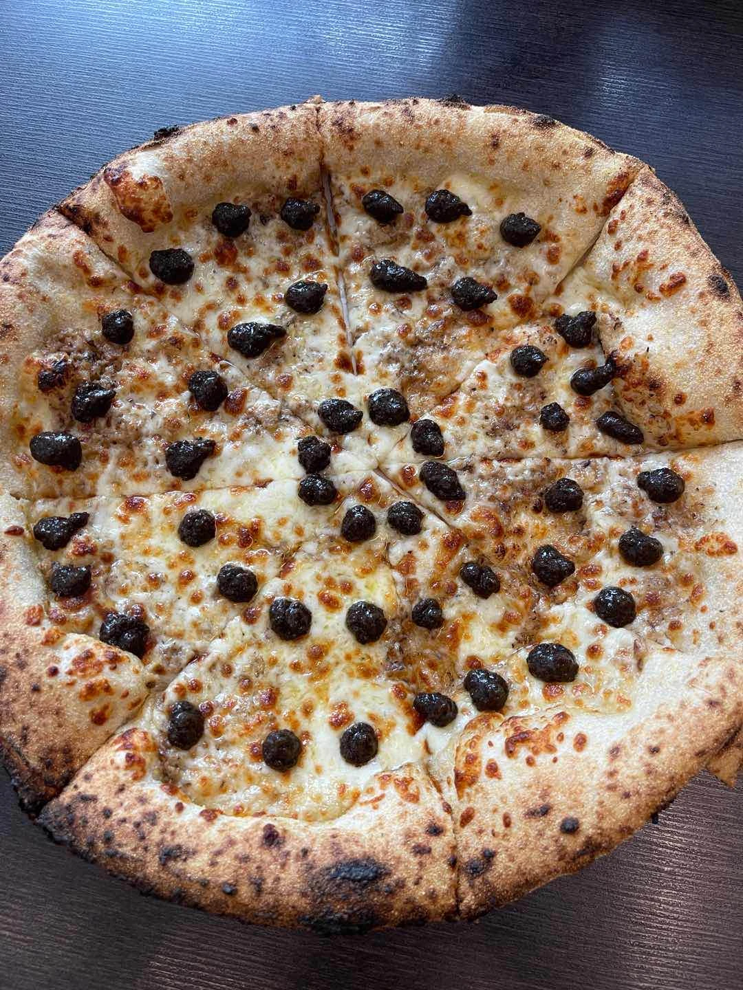 12" Truffle pizza