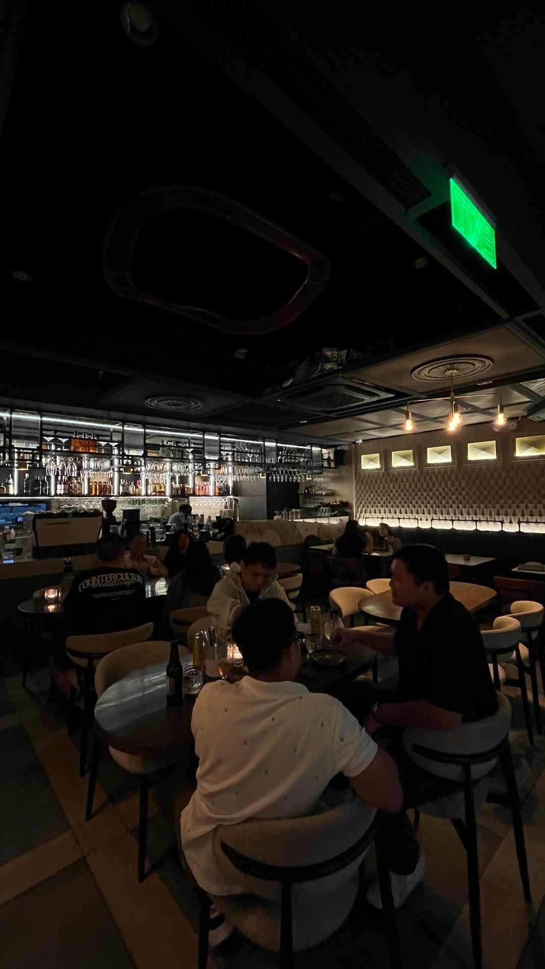 Ambiance of Refinery Shangri-La