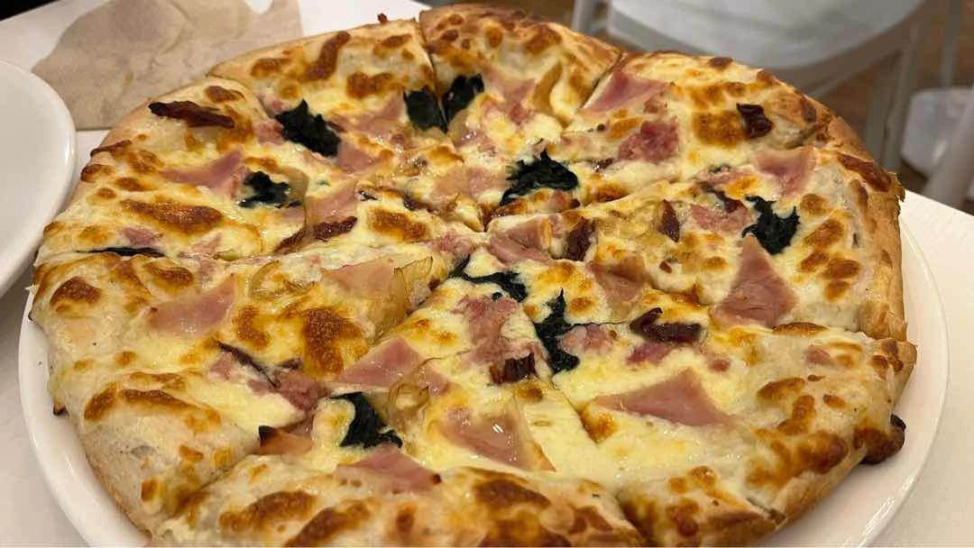 Pizza Bianca @ 850