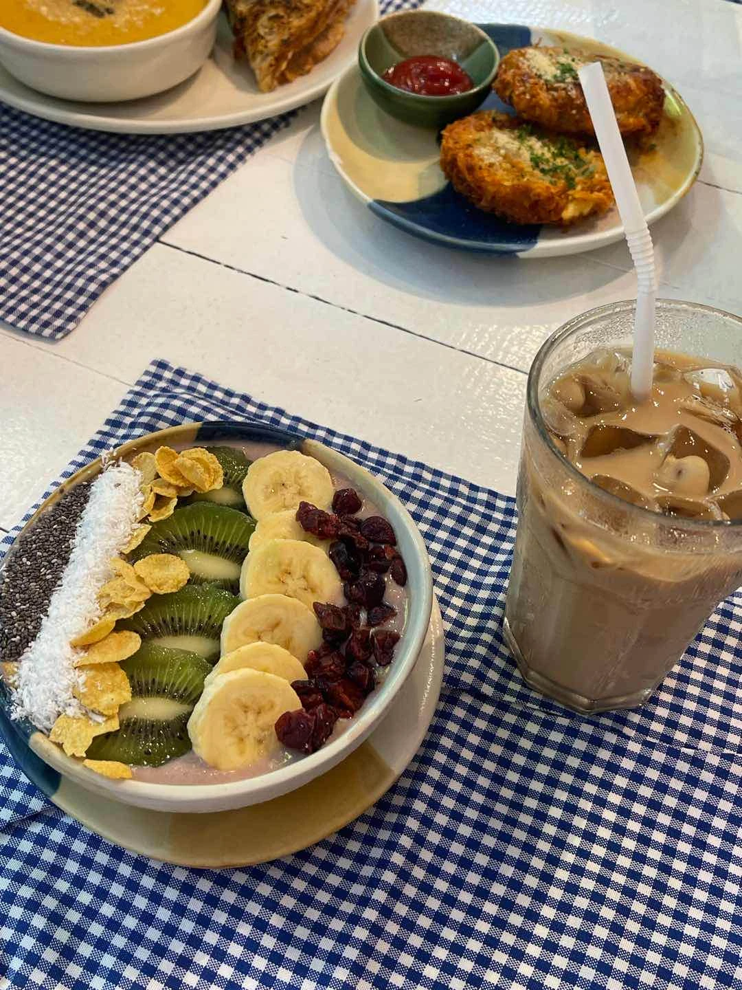 Acai bowl