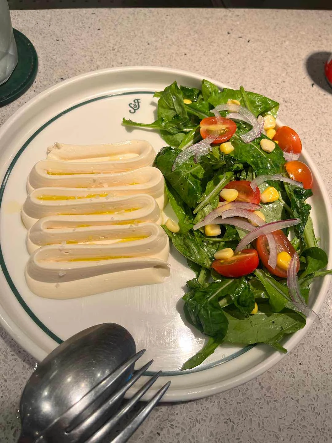 Whipped Ricotta salad with tomatoes and corn of Steak & Frice