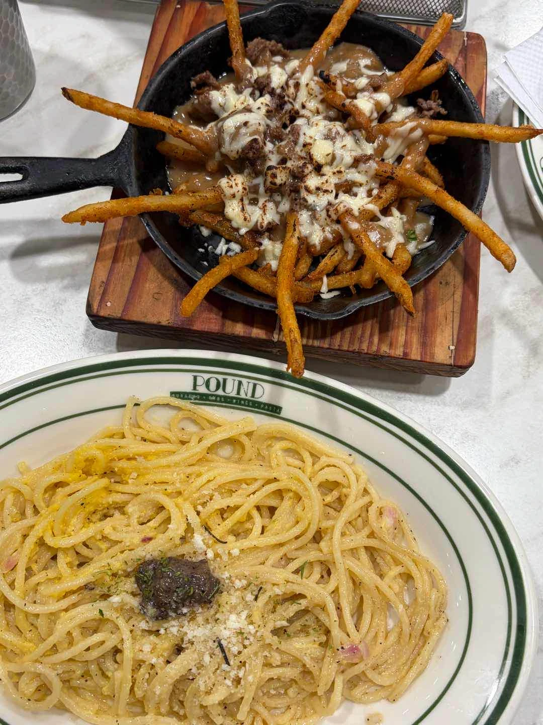 loved the truffle pasta but the poutine fries is too salty for me 