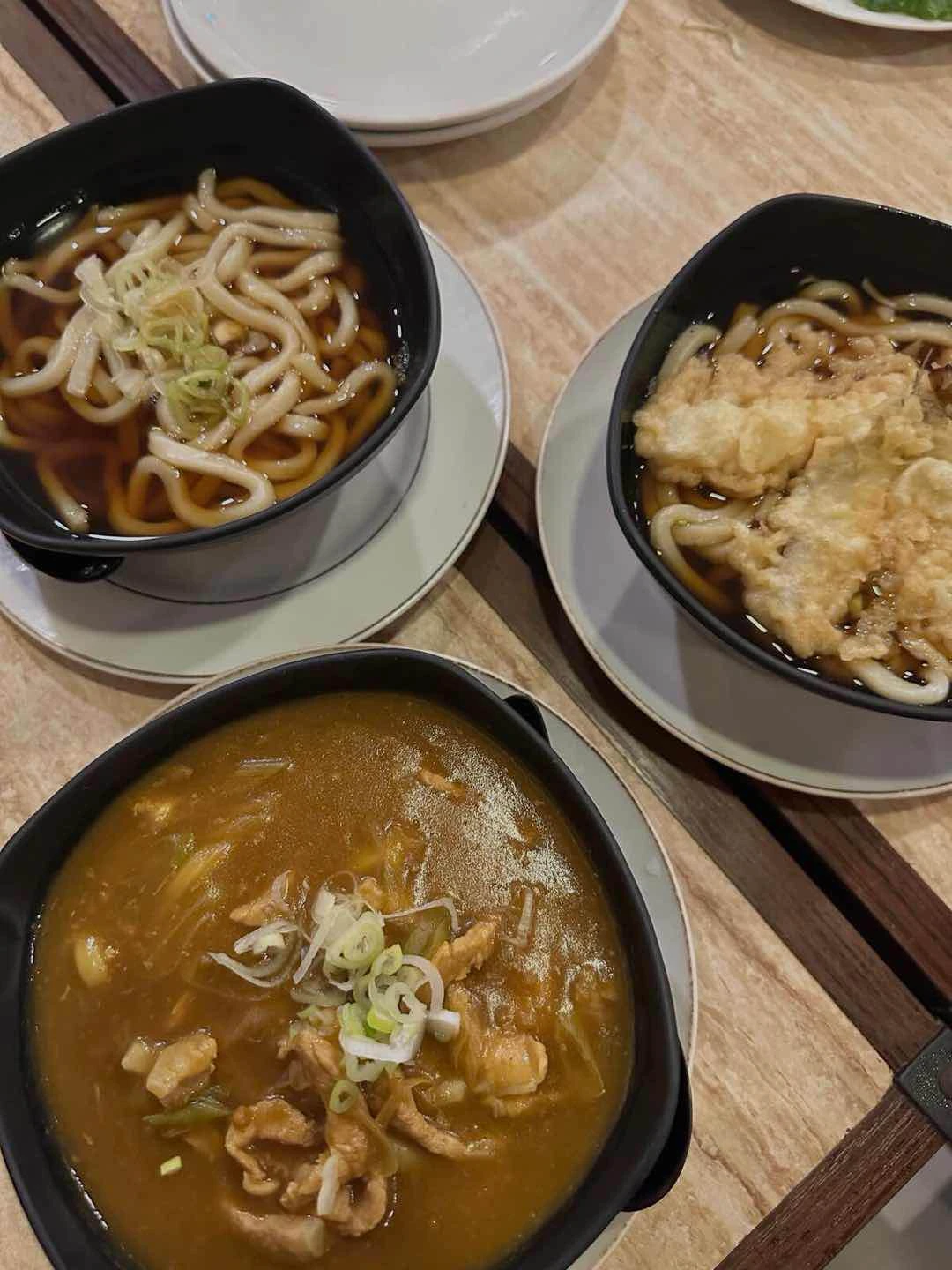 top to bottom: kake udon, tempura udon, curry udon