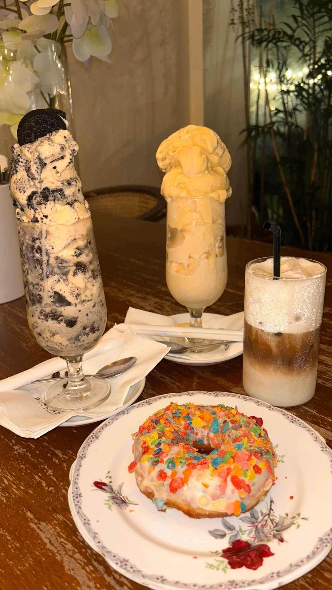 milkshakes  of Bungalow café & bakery