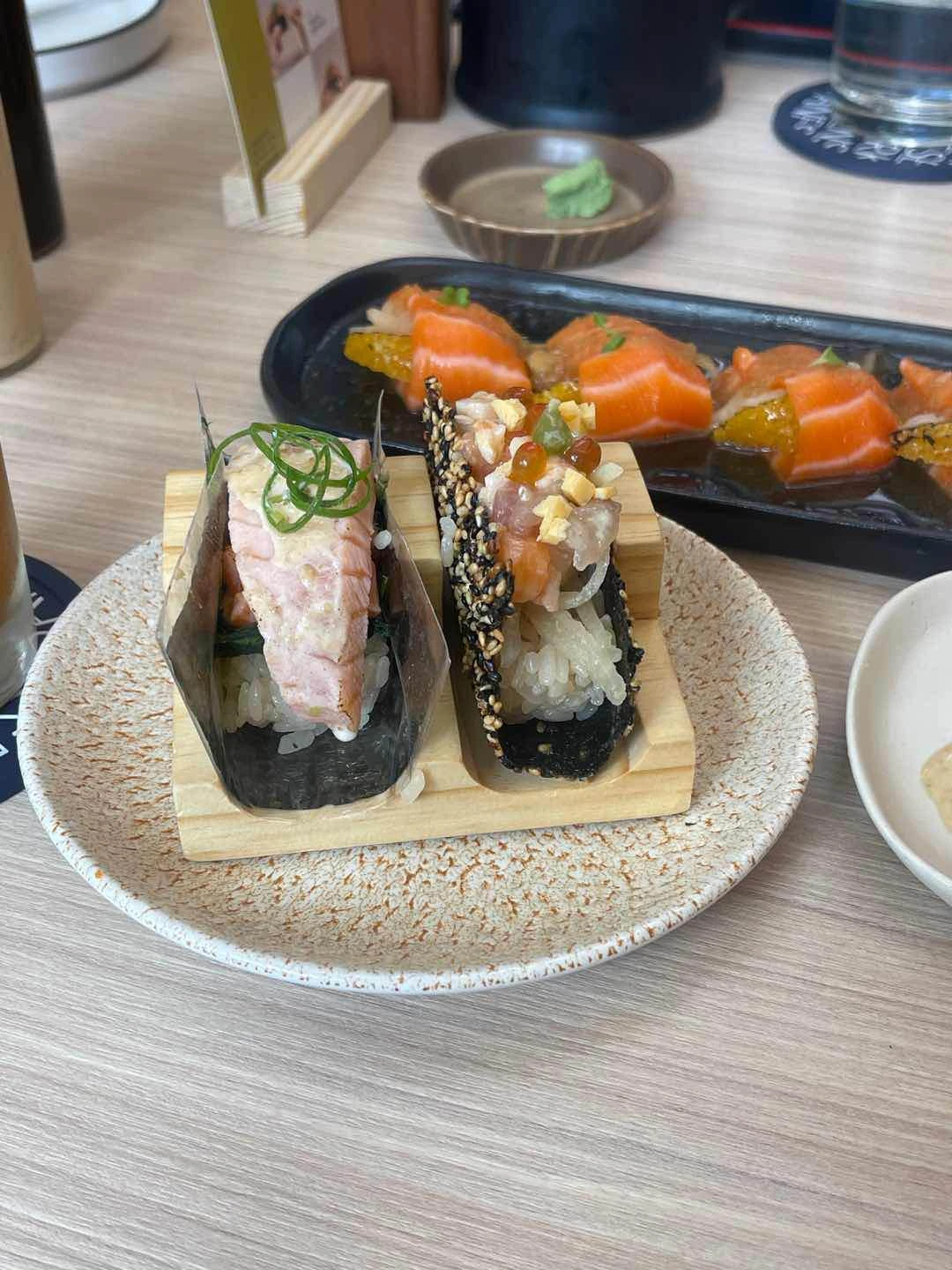 salmon and chirashi hand roll
