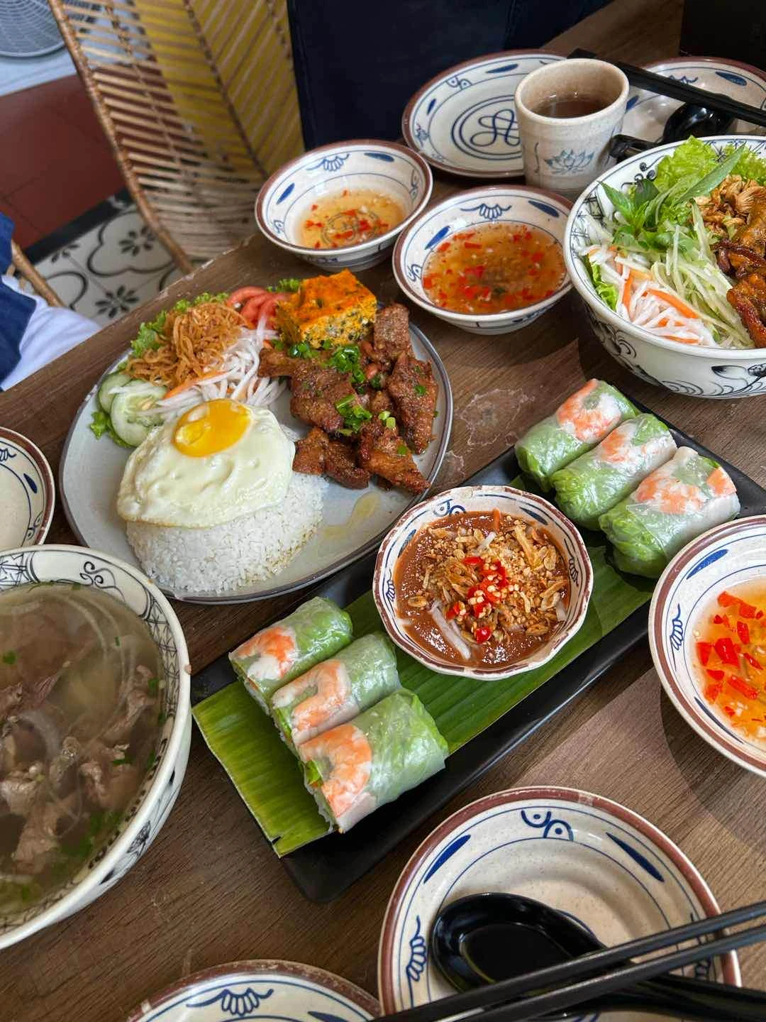 Kenzo’s OnlyFats Rating: 9/10 of Em Ha Noi BGC