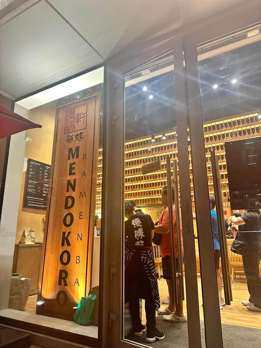 Ambiance of Mendokoro Ramenba BGC