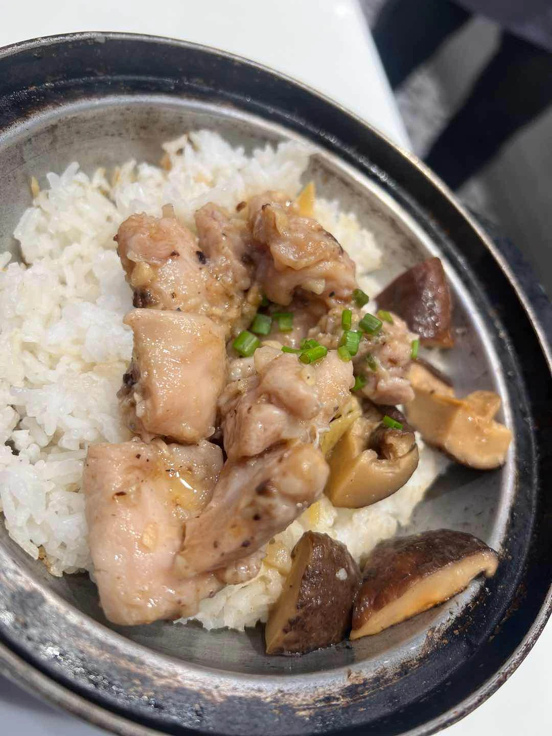 Chicken mushroom claypot